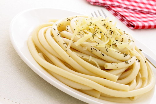 美味的意大利Bucatini