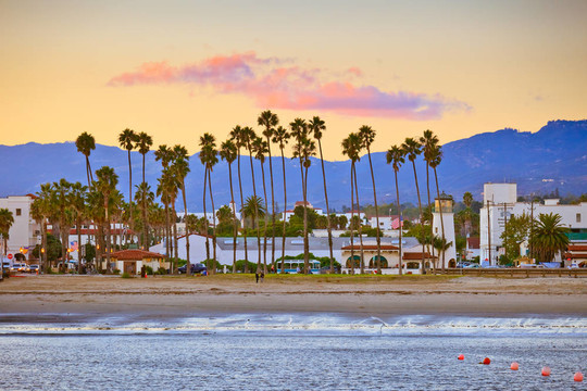 碼頭上的Santa Barbara