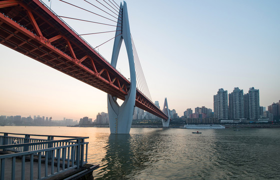 重慶東水門大橋