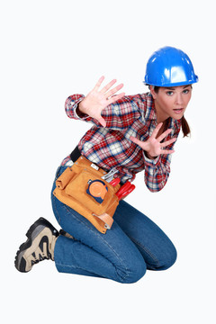 女建筑工人。