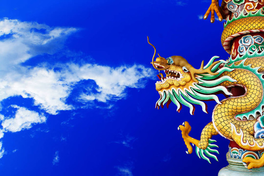 美麗的龍與藍(lán)天