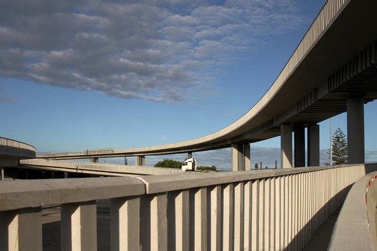 高架現(xiàn)代道路系統(tǒng)