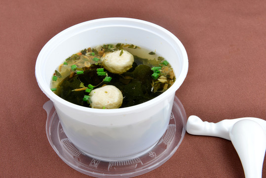 肉丸海帶湯