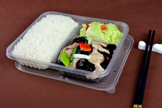 木耳肉片飯