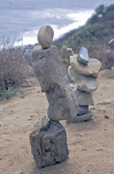 平衡巖