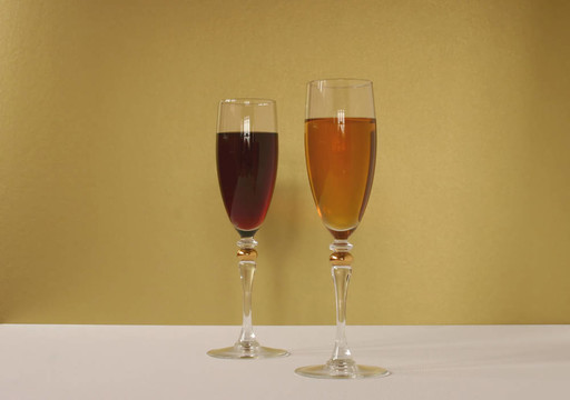 紅葡萄酒或白葡萄酒