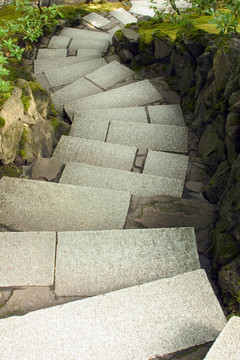 石梯。
