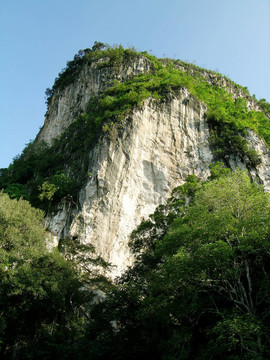 山洞