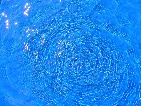 藍(lán)色的水