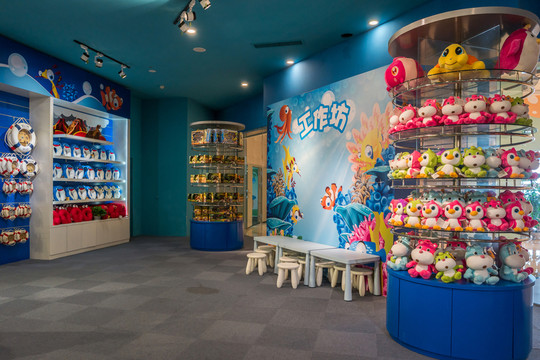 玩具店內(nèi)景