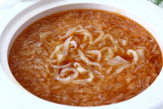 竹笙雞絲燴魚翅