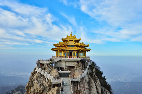 洛陽老君山金殿