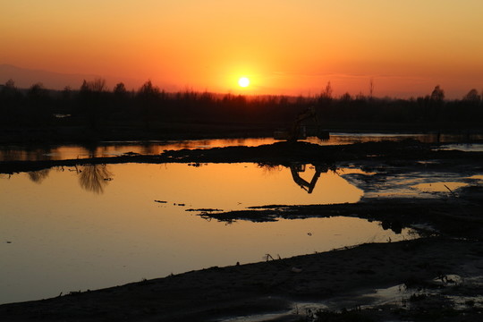 河水 夕陽(yáng)
