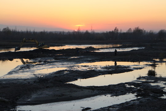 河水 夕陽(yáng)