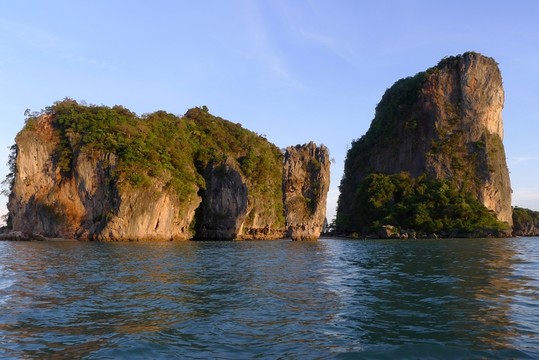 攀牙灣007島