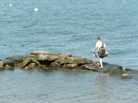 去釣魚(yú)