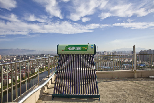 太陽能熱水器