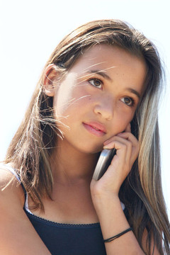 女孩在電話里