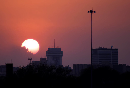 天際的夕陽