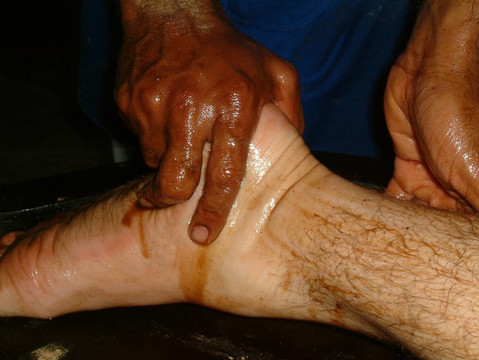 油按摩腳