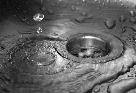 水