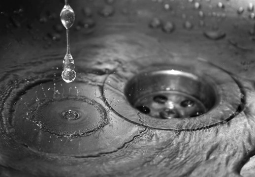 水