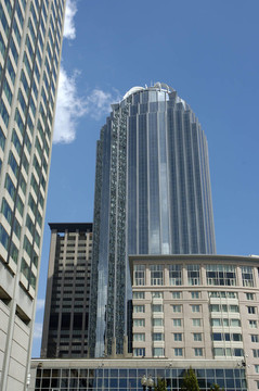 對(duì)現(xiàn)代建筑的思考