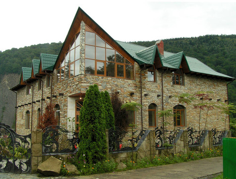 用一個(gè)鍛造的房子