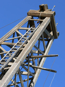 老Oil Derrick