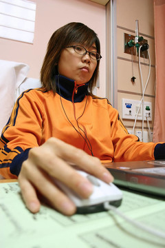 利用計(jì)算機(jī)