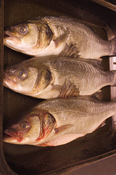 三魚