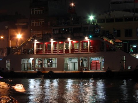 夜間渡船