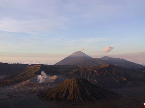 婆羅摩火山