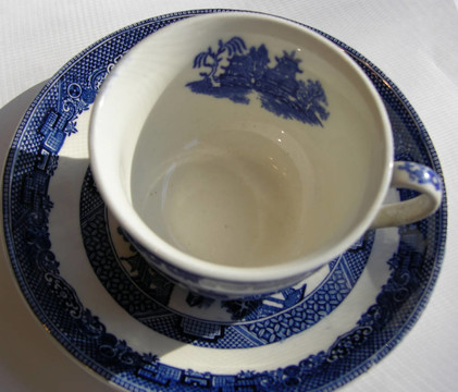 古董茶杯