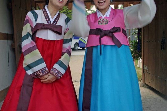 穿韓服