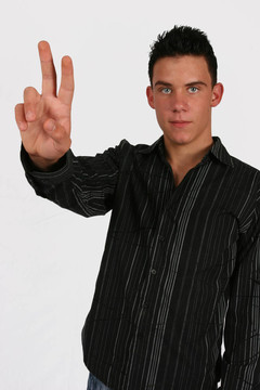 年輕商人兩個(gè)手指