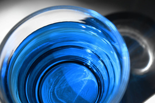 藍(lán)色的雞尾酒