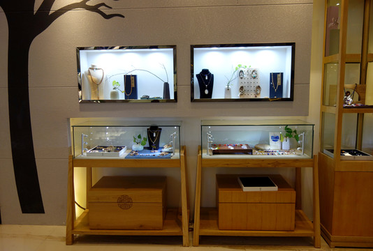 珠寶店櫥窗