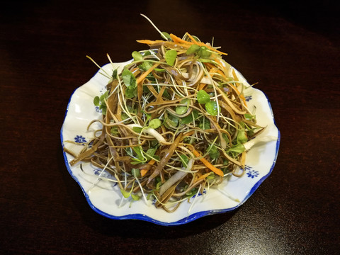 香椿苗拌豆腐絲