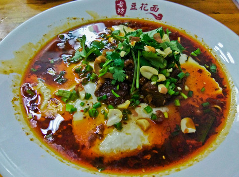 重慶小面 紅燒牛肉豆花面