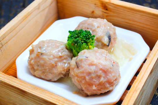 廣東點心爽滑豬肉丸