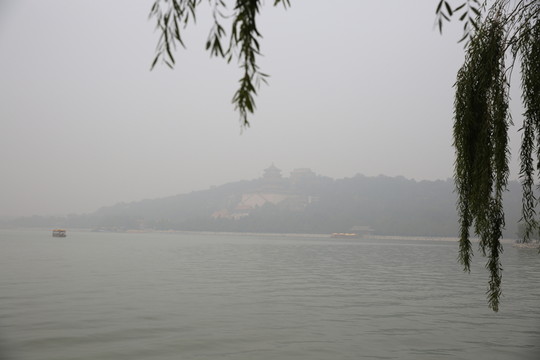 霧霾下的頤和園