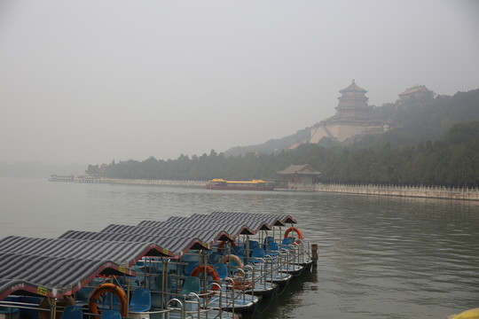 霧霾下的頤和園