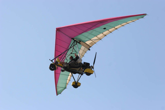 飛機在飛行中