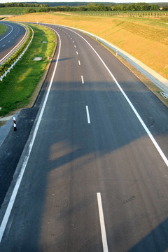 新的公路