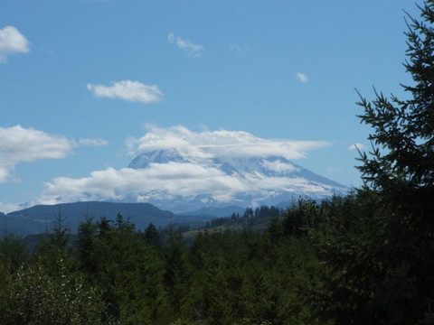 瑞尼爾山