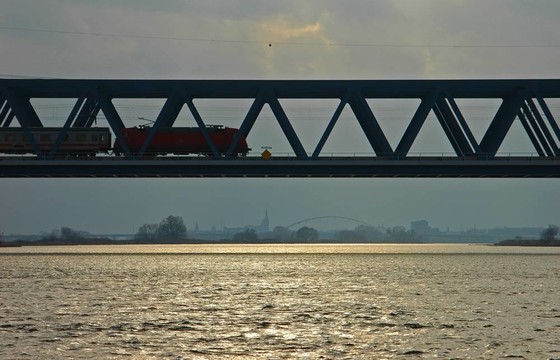 鐵路橋
