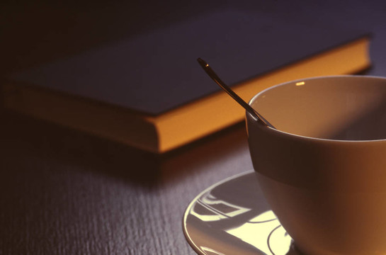 杯和書