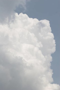 暴風(fēng)雨的烏云