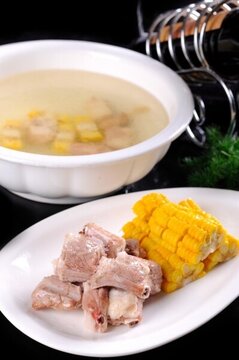 玉米煲排骨